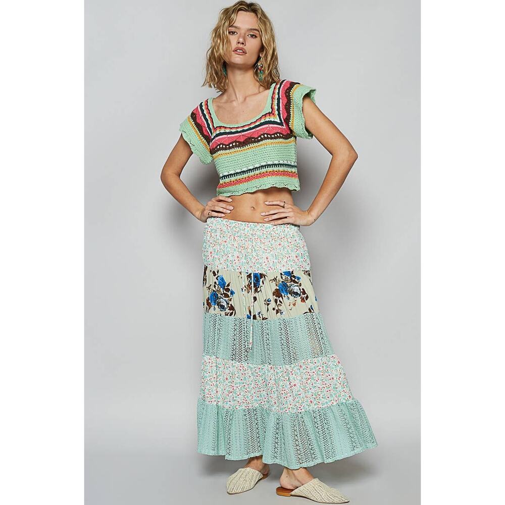 33. Pol Crochet lace mix floral printed skirt